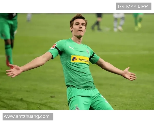 沙尔克04客场逼平门兴！德甲榜首之争悬念重现